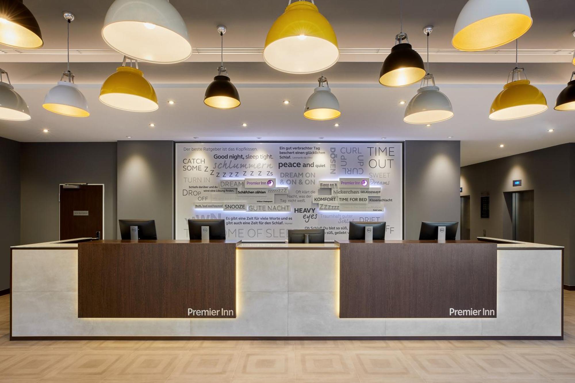 Premier Inn Hamburg City Zentrum エクステリア 写真